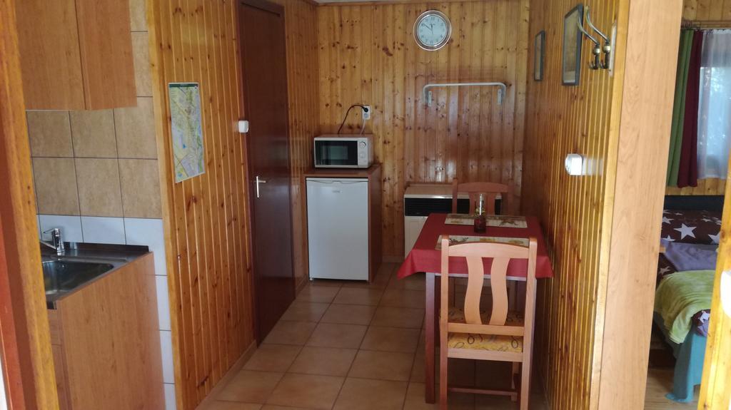 Keri Apartman Mosonmagyarovar Exterior photo