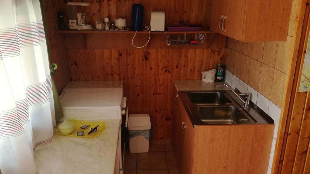 Keri Apartman Mosonmagyarovar Exterior photo