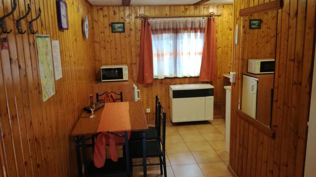 Keri Apartman Mosonmagyarovar Exterior photo